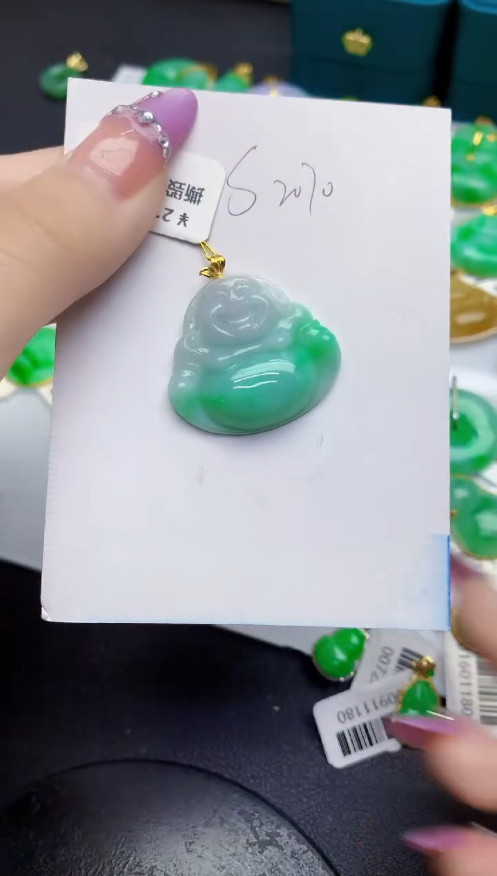 翡翠18K金镶嵌颈饰缅甸天然翡翠A货