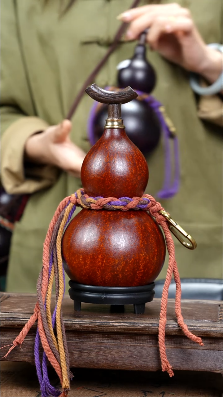 YN004简约大漆款天然酒葫芦（一物一拍）