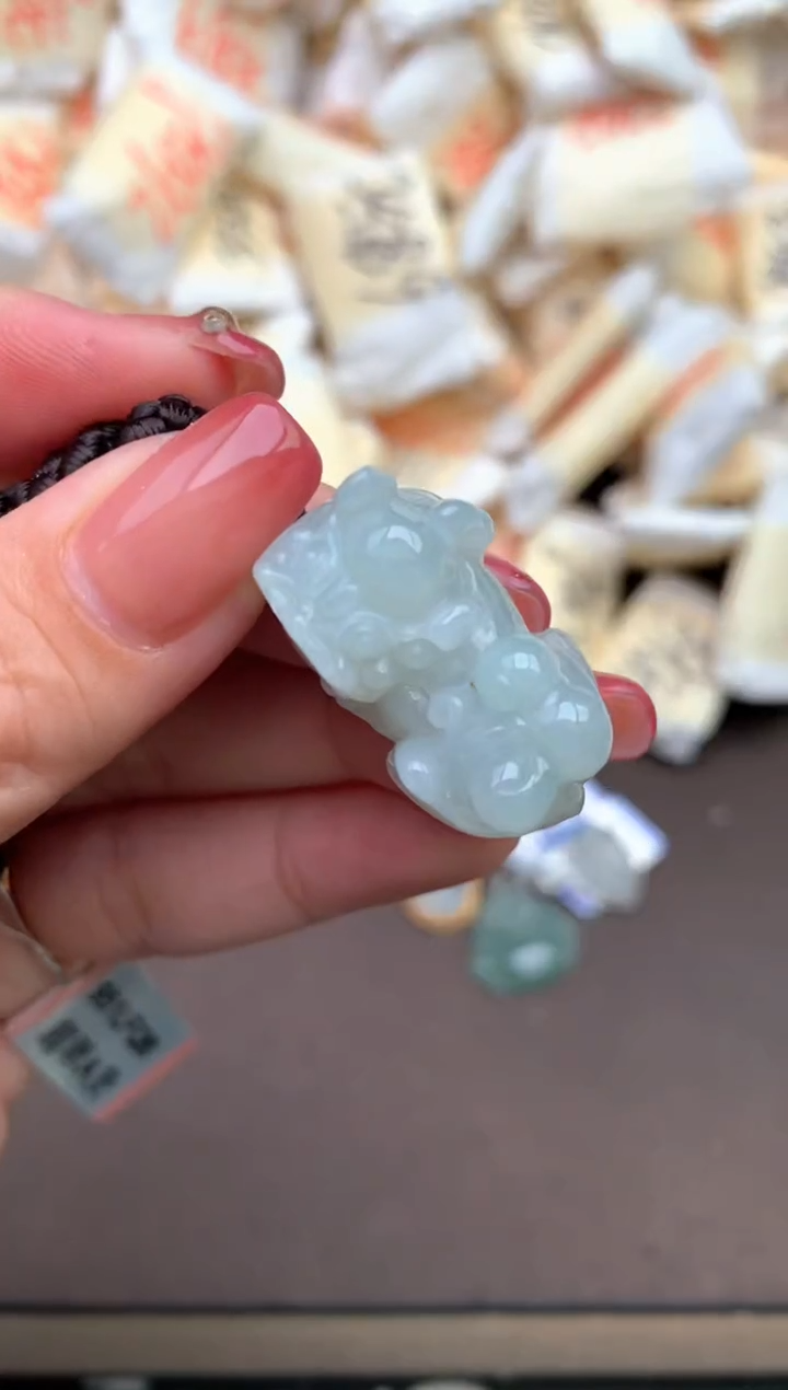 翡翠未镶嵌挂件—