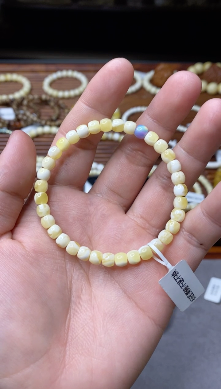 【闪购商品】蜜蜡手串未镶嵌6mm直切微瑕
