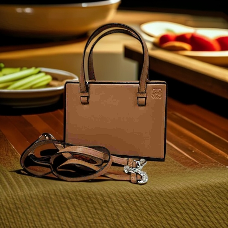 95新 LOEWE/罗意威 盒子包1195 3942