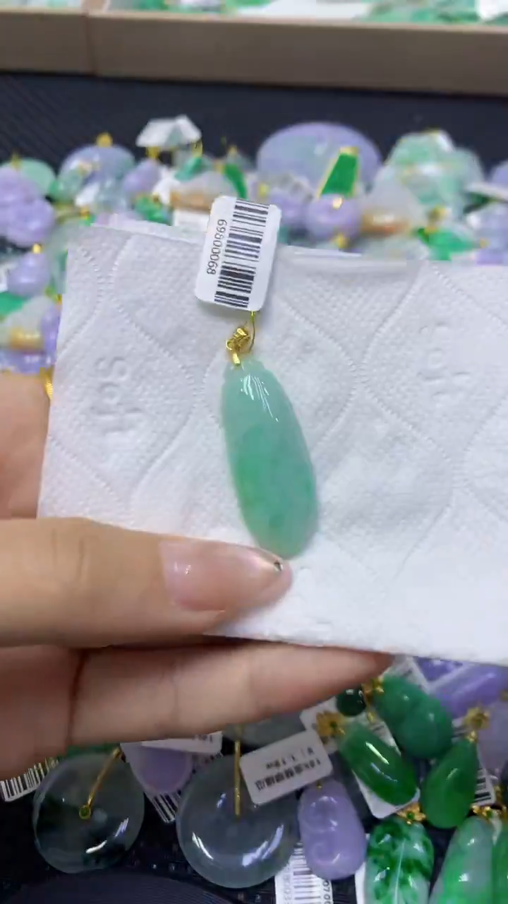 颈饰未镶嵌翡翠天然缅甸翡翠A货
