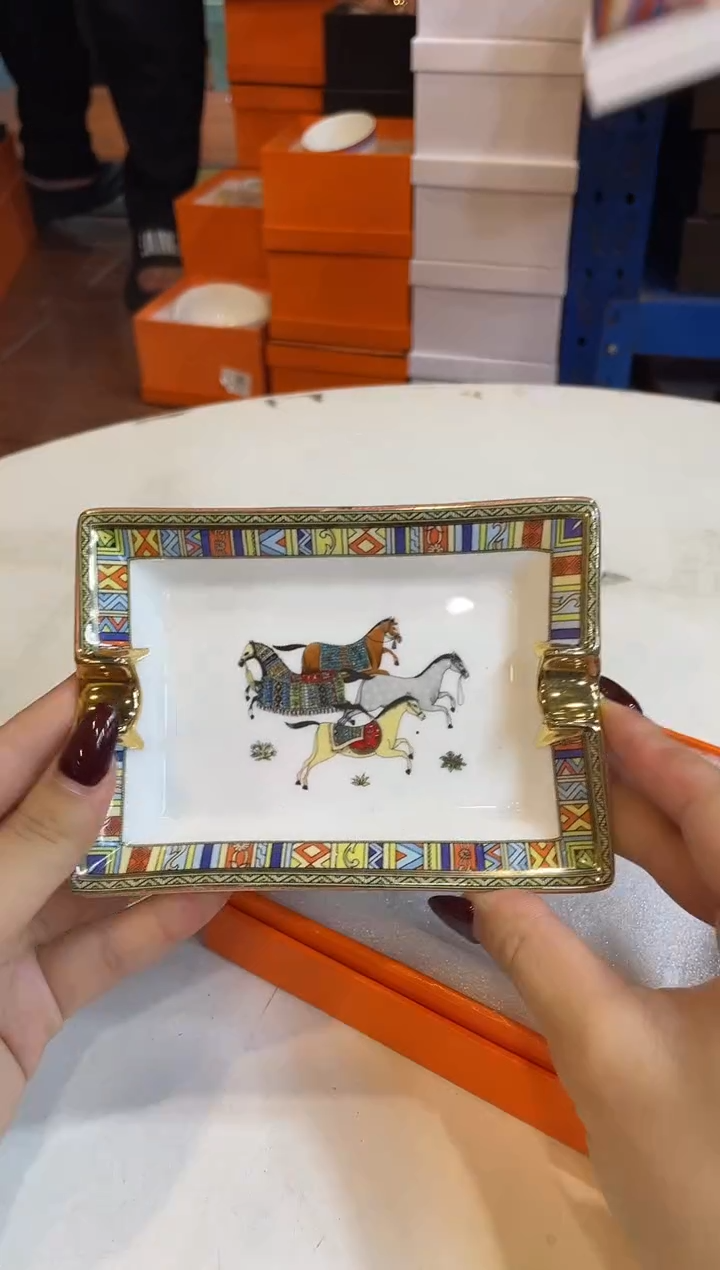 杯鸿辉家品牌瓷器，京东包邮！