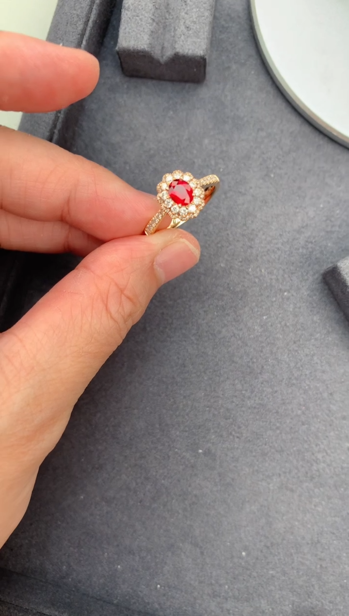 【闪购商品】红宝石戒指18K金镶嵌54分鸽血红戒指