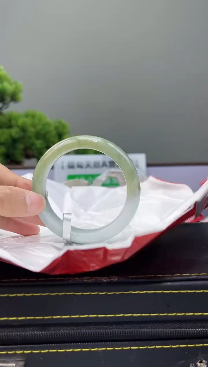 【闪购商品】翡翠手镯未镶嵌手镯25