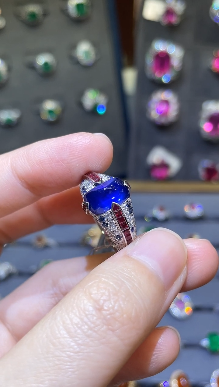 【闪购商品】蓝宝石戒指18K金镶嵌3.16ct