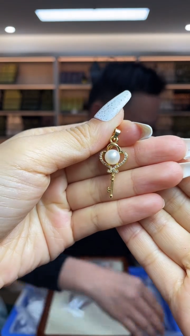 【闪购商品】淡水珍珠`未镶嵌多样性发一件