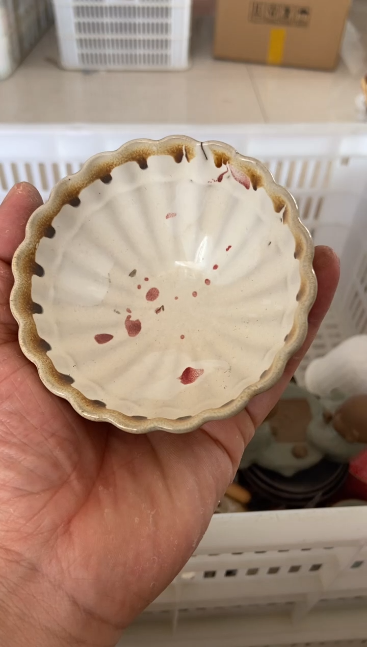 无运费险有瑕疵的摄影的产品有使用过的痕迹有点脏介意勿拍