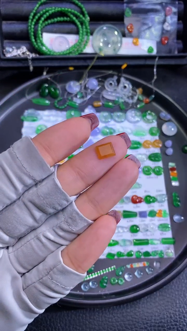 未镶嵌挂件翡翠牌