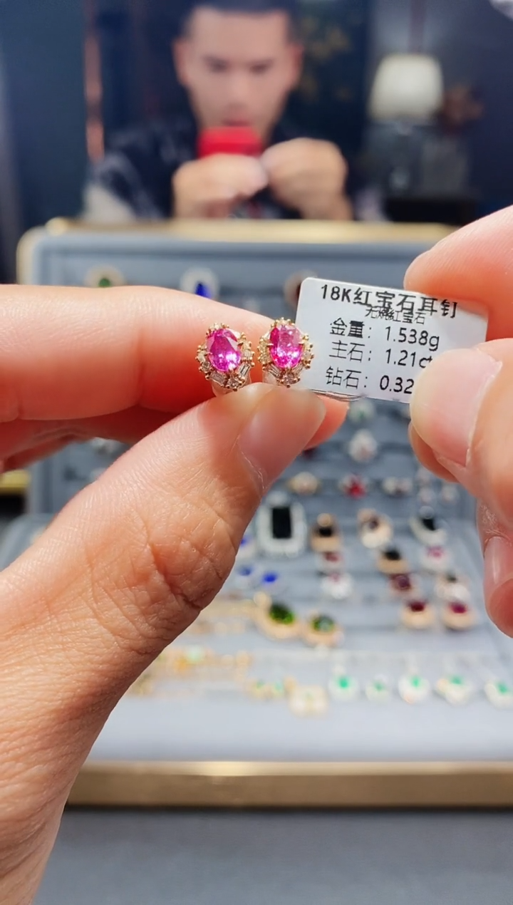 【闪购商品】红宝石耳饰18K金镶嵌1.21.