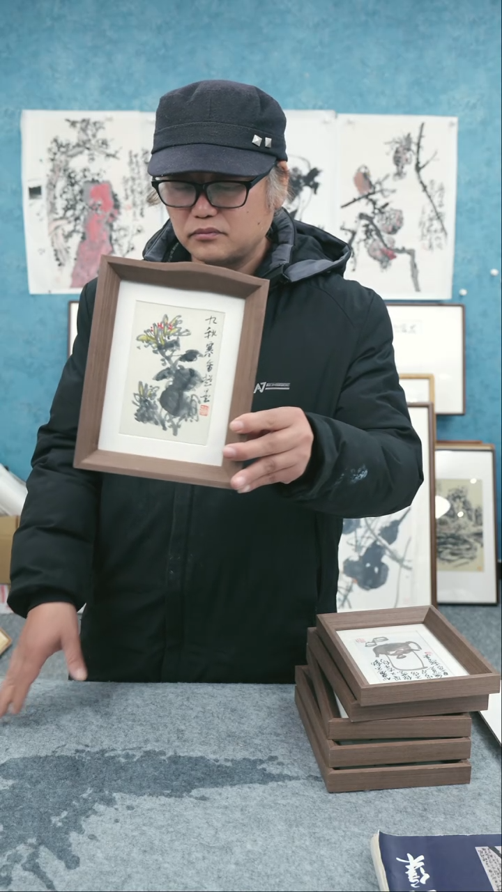 【闪购商品】国画8寸郑志超老师木质摆台