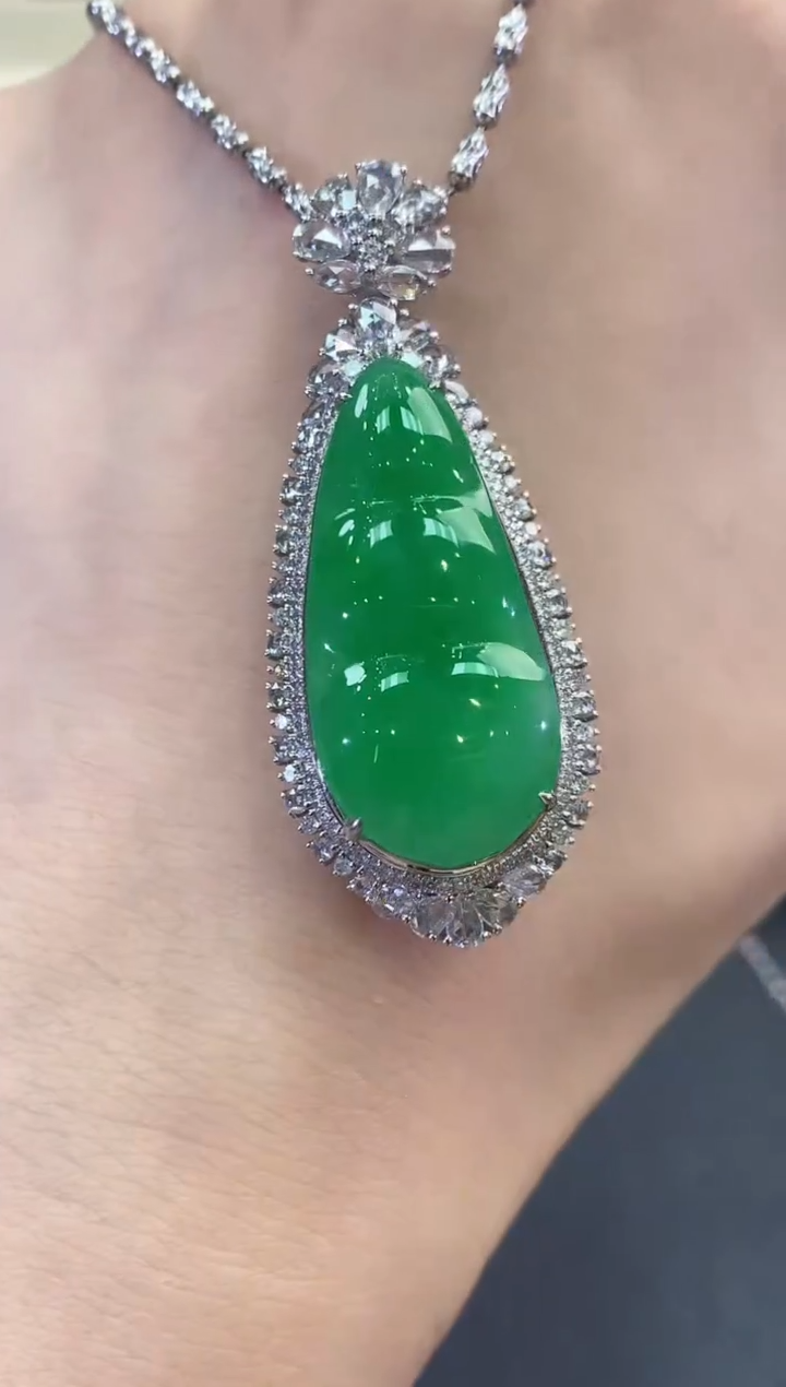 【闪购商品】翡翠吊坠(不含链)18K金镶嵌C139