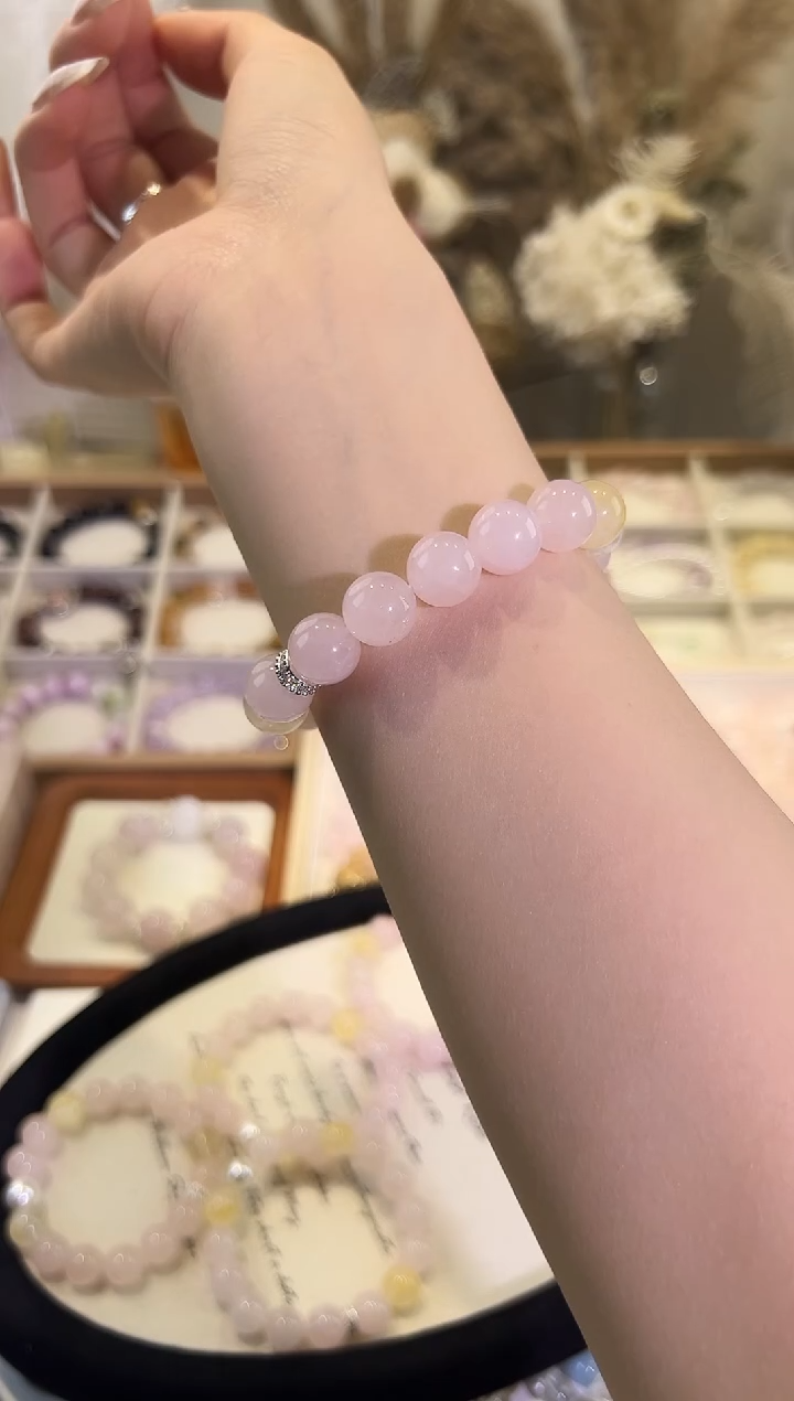 水晶手串未镶嵌粉水晶