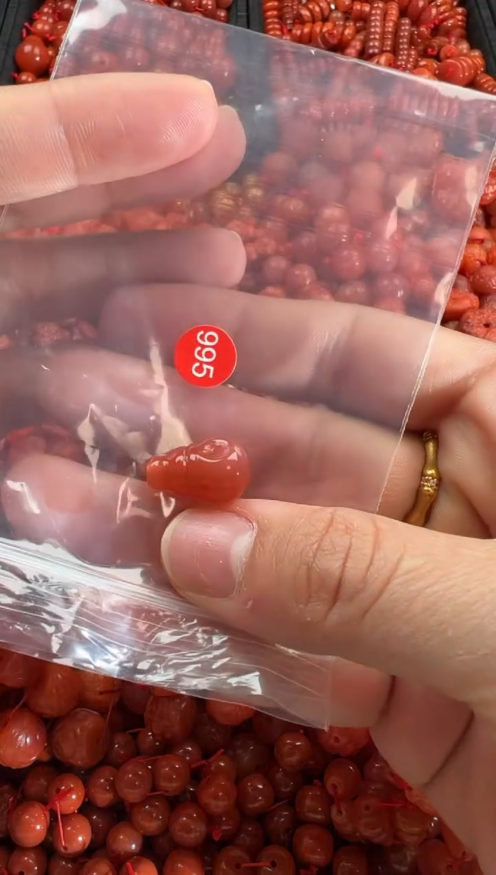 【闪购商品】南红玛瑙颈饰未镶嵌1