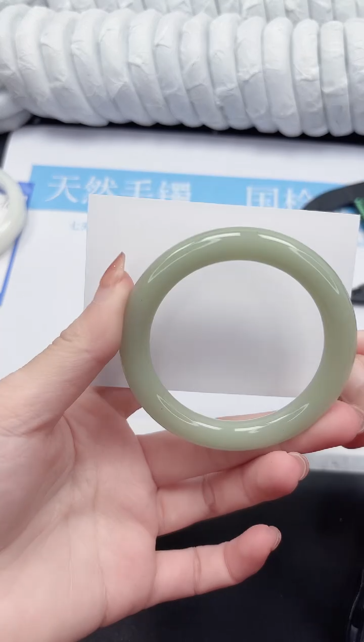 未镶嵌手镯石英质玉102-56.1DY