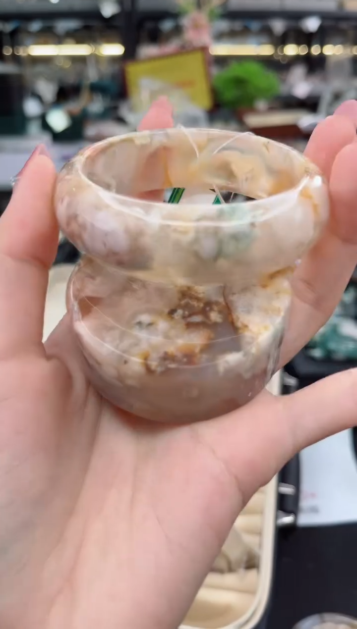 【闪购商品】石英质玉手镯未镶嵌56圈口（赠品镯心）3680840