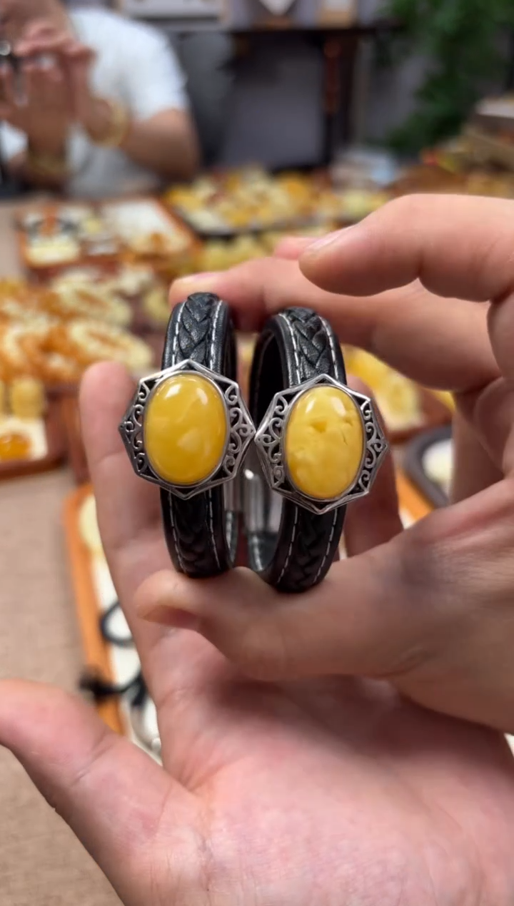 【闪购商品】蜜蜡裸石未镶嵌多样性发一件