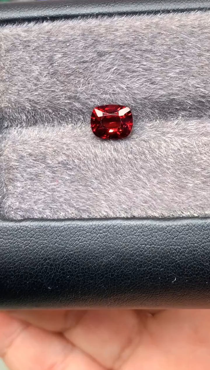【闪购商品】定制尖晶石裸石未镶嵌枕型 抹谷红色调尖晶石 1.98ct