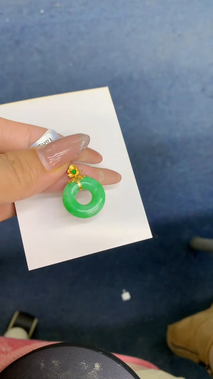 颈饰18K金镶嵌翡翠1