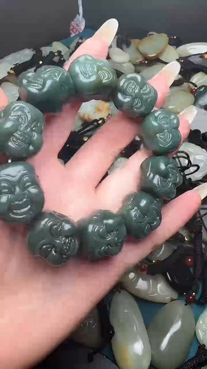 和田玉未镶嵌颈饰1