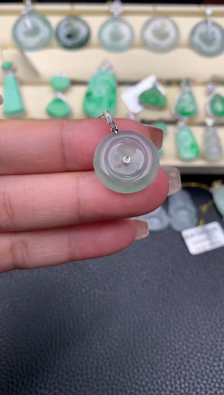 【闪购商品】翡翠颈饰18K金镶嵌D552