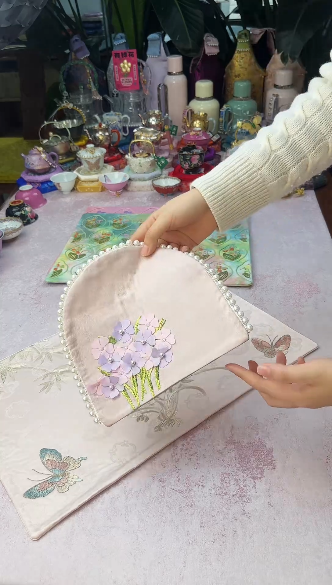 44花园钉珠茶席粉色