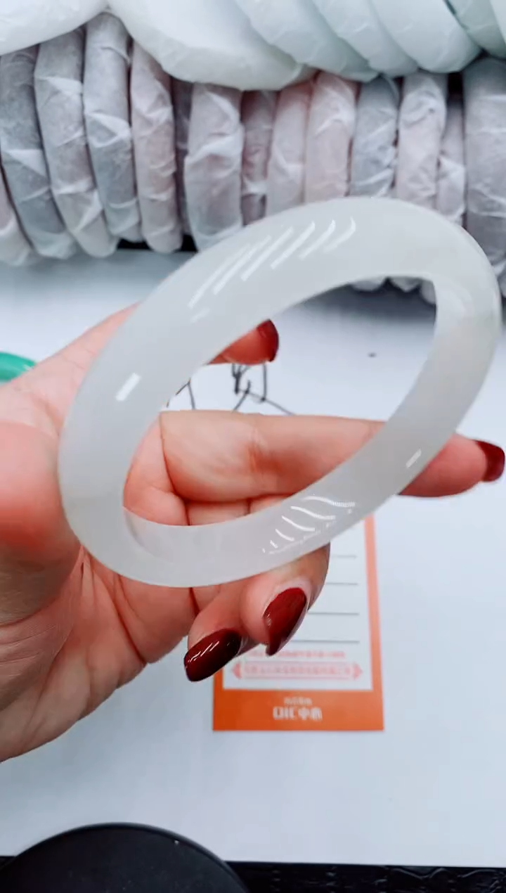 【闪购商品】石英质玉手镯未镶嵌S184-63-64