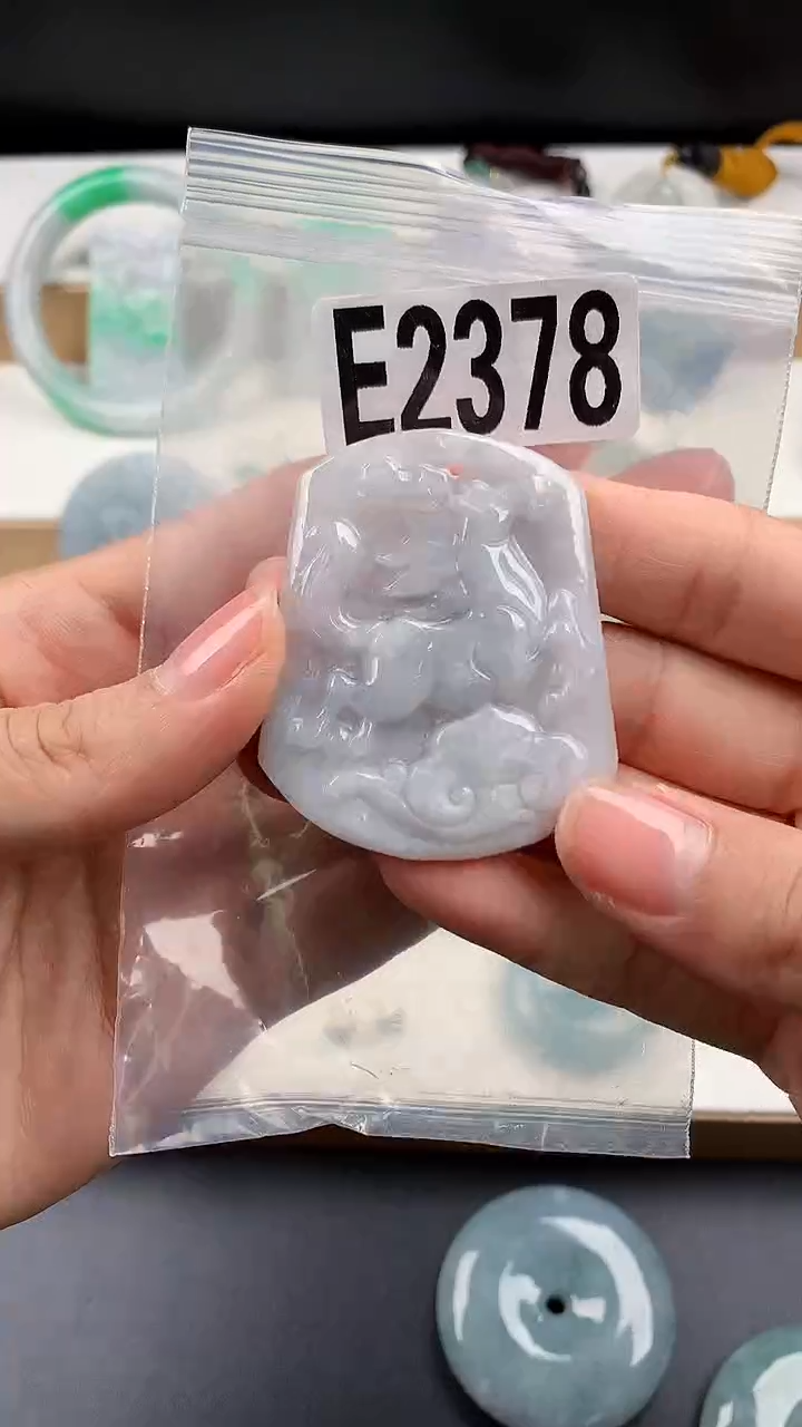 颈饰未镶嵌翡翠天然翡翠吊坠挂件