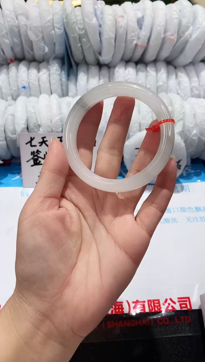 【闪购商品】石英质玉手镯未镶嵌40-58.2