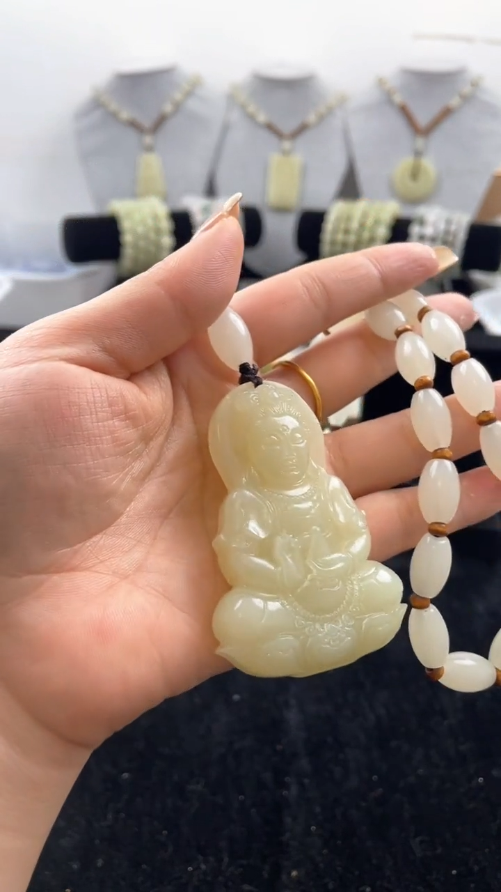 【闪购商品】和田玉吊坠(赠链)未镶嵌天然和田玉双面观音吊坠