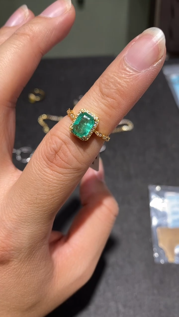 银S925镶嵌戒指祖母绿戒指