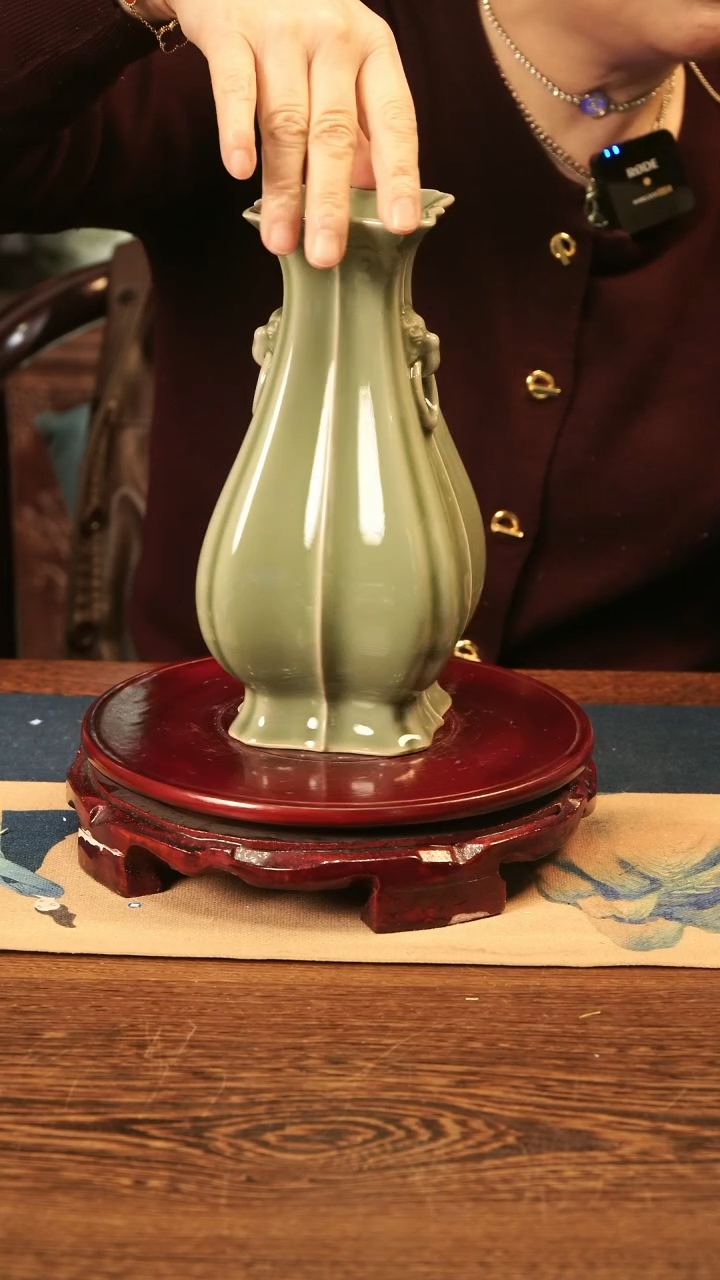 【闪购商品】青瓷 豆青釉 兽耳 百财瓶