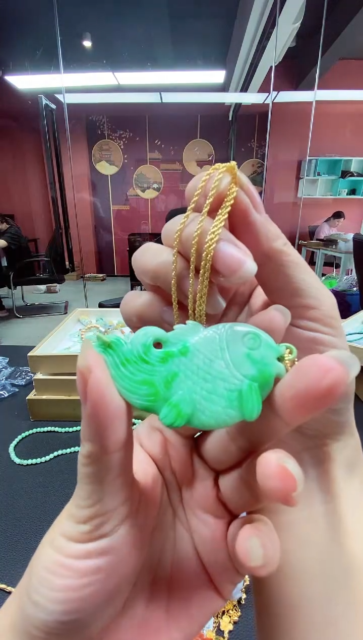 翡翠未镶嵌颈饰翡翠吊坠