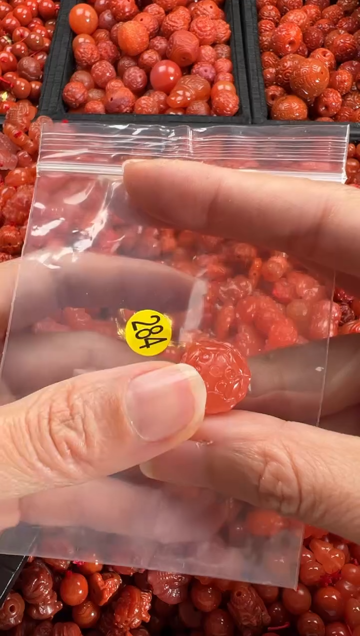 【闪购商品】南红玛瑙颈饰未镶嵌1