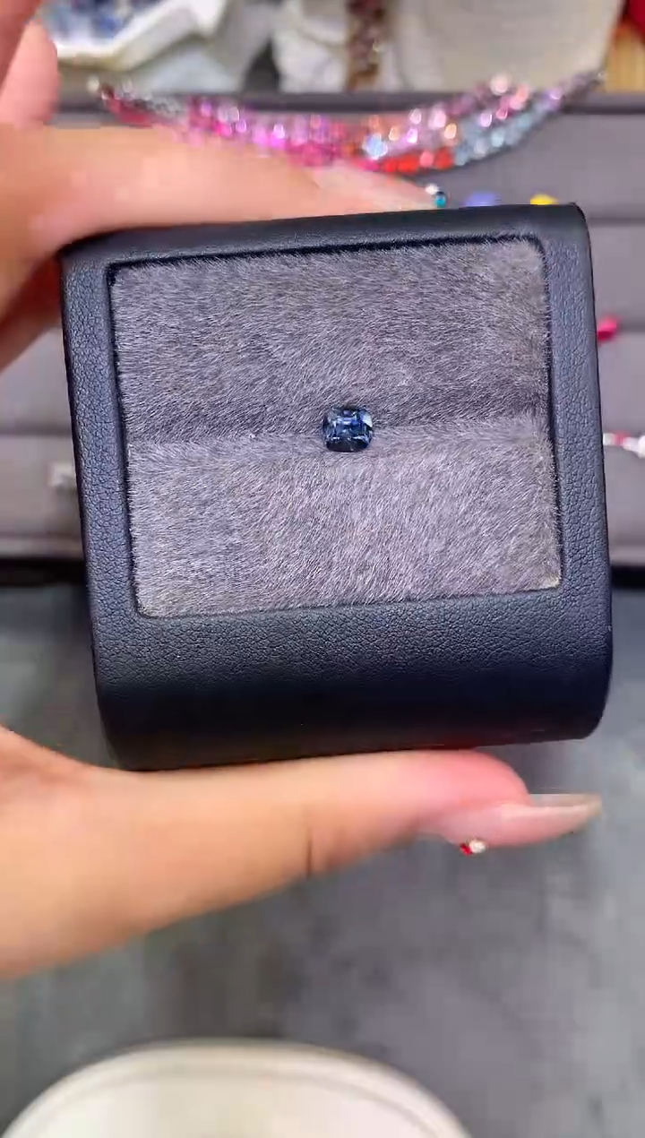 未镶嵌裸石定制尖晶石a****2枕型 星空色调 0.83ct