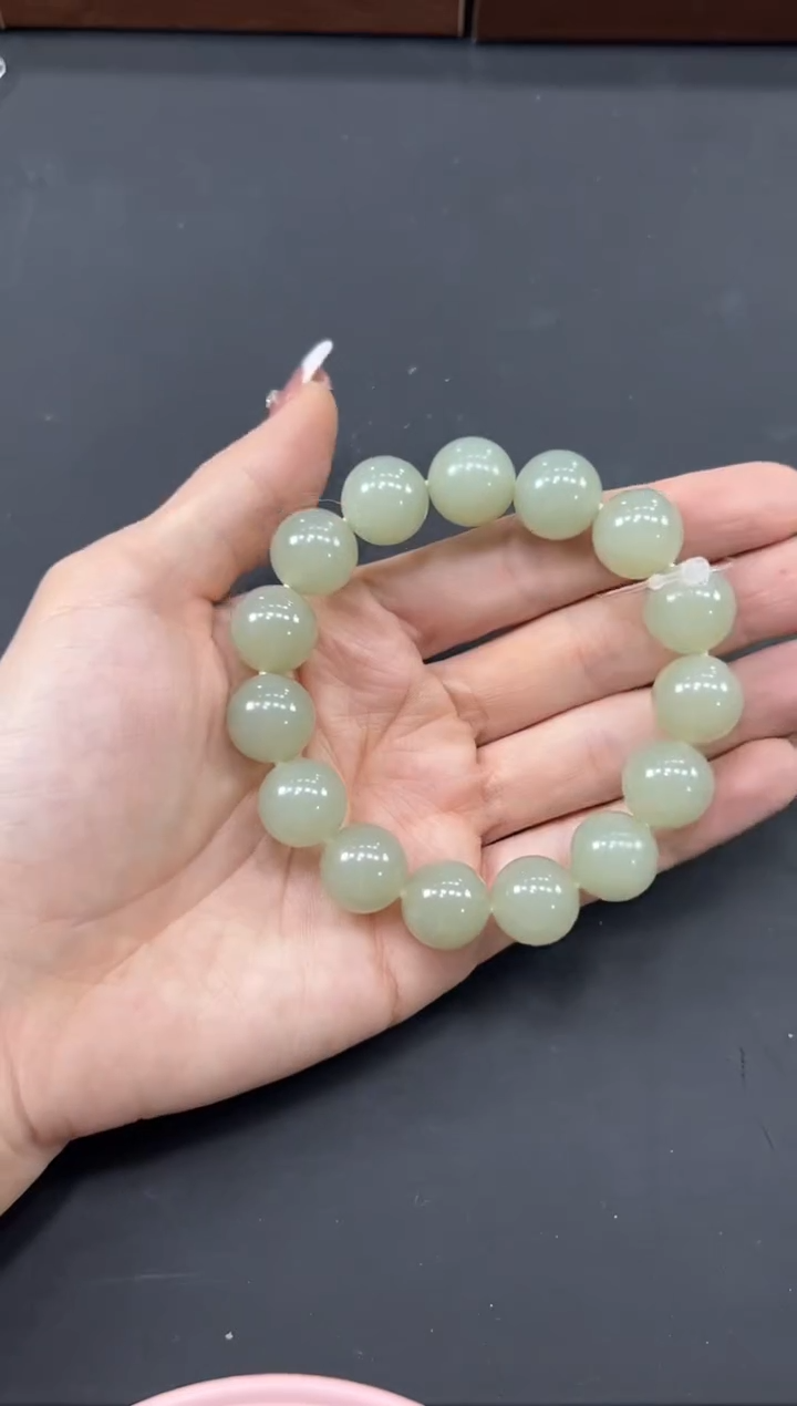 【闪购商品】和田玉手串未镶嵌且末微色差近况14手串