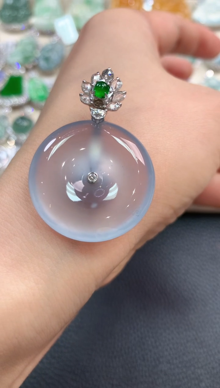 【闪购商品】翡翠吊坠(不含链)18K金镶嵌v888 