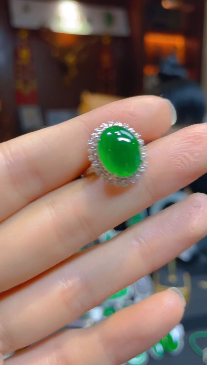 【闪购商品】翡翠戒指18K金镶嵌115090天然A货翡翠蛋面戒指