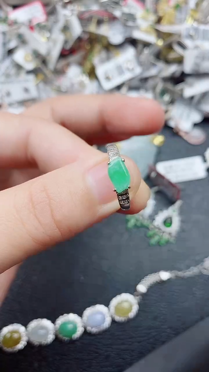 银S925镶嵌戒指翡翠1