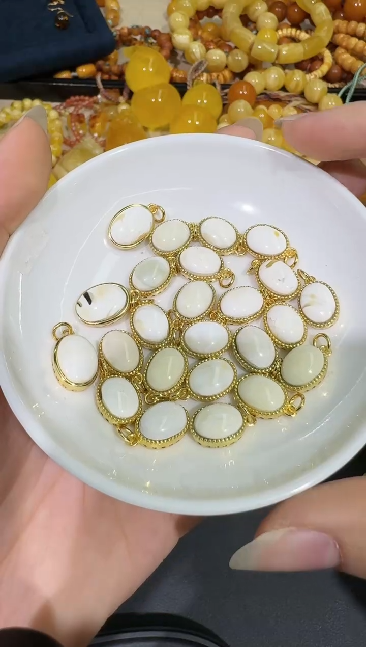 【闪购商品】琥珀颈饰银S925镶嵌X0116-1195-248多样性一件