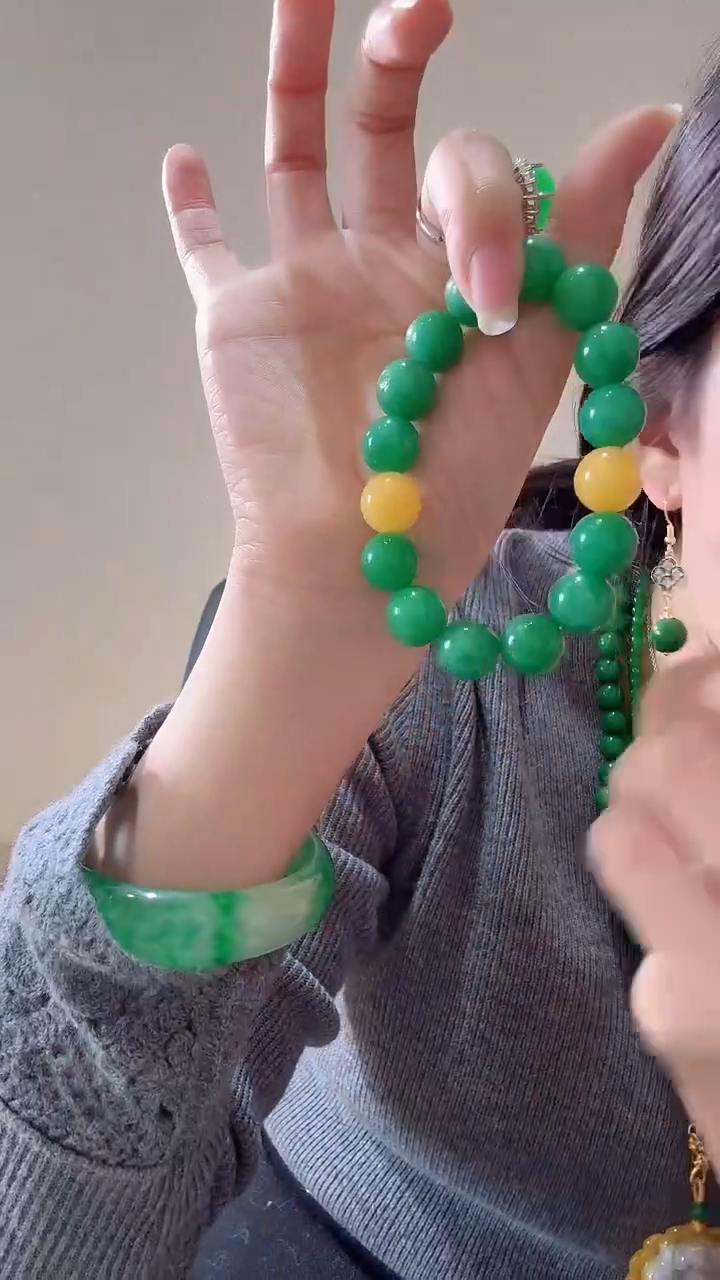 颈饰未镶嵌石英质玉看图