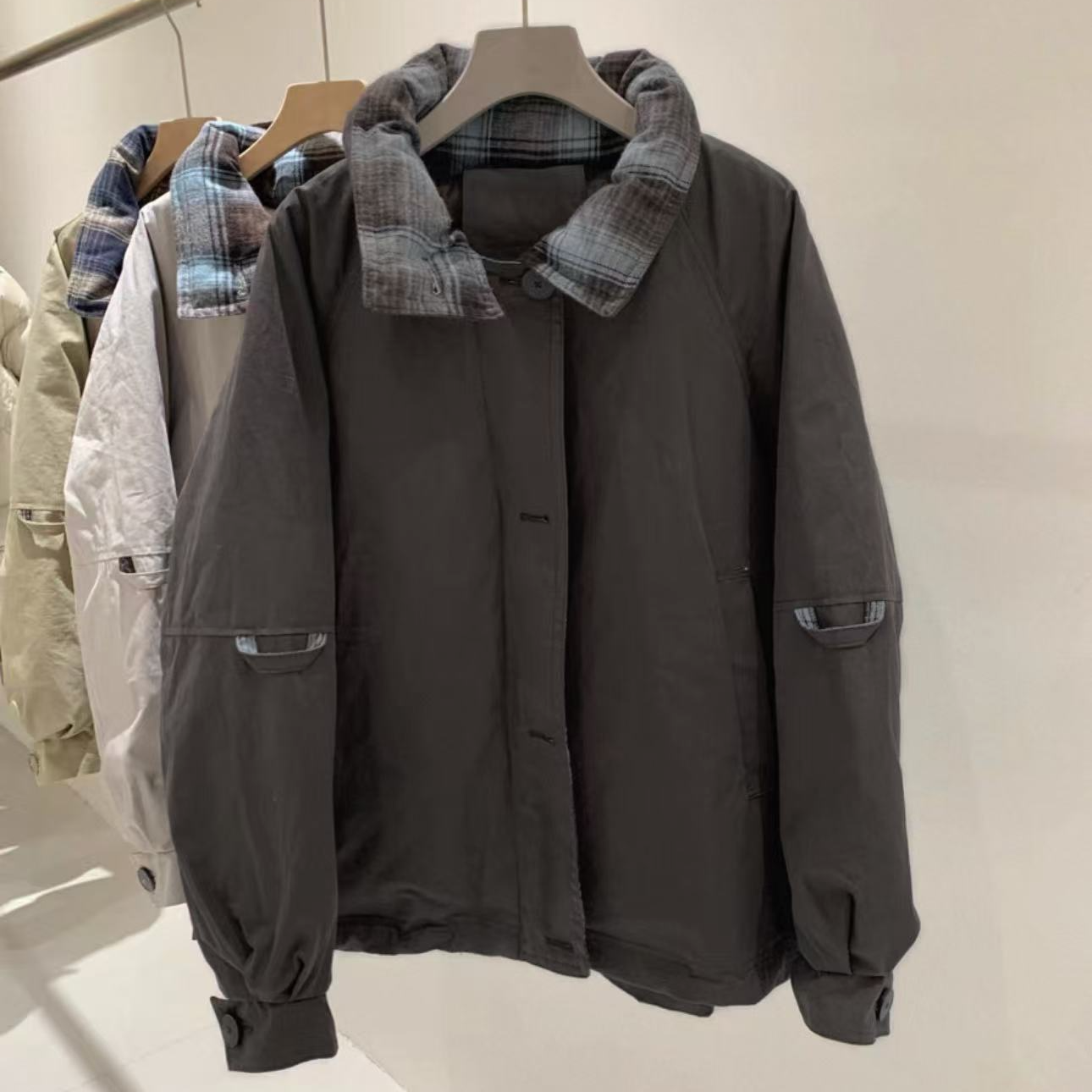 9331-（外壳棉）美式复古（立领格子领）派克羽绒服（咖色）