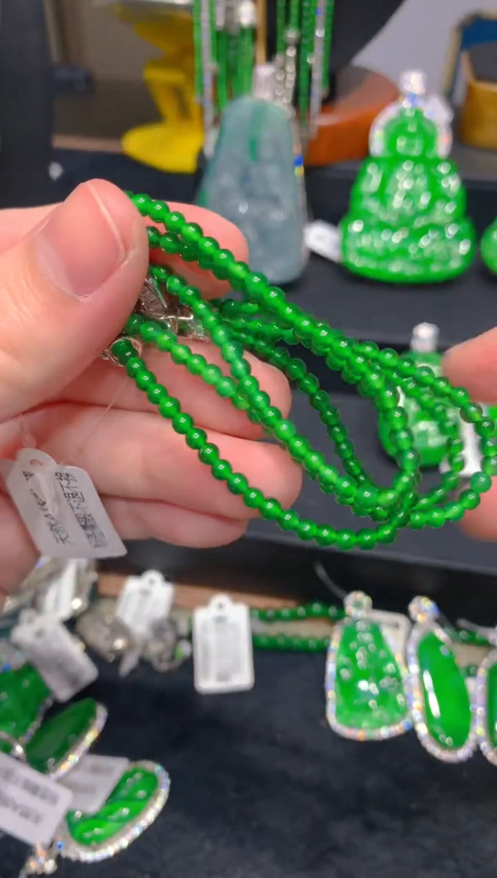 【闪购商品】翡翠颈饰未镶嵌31一季