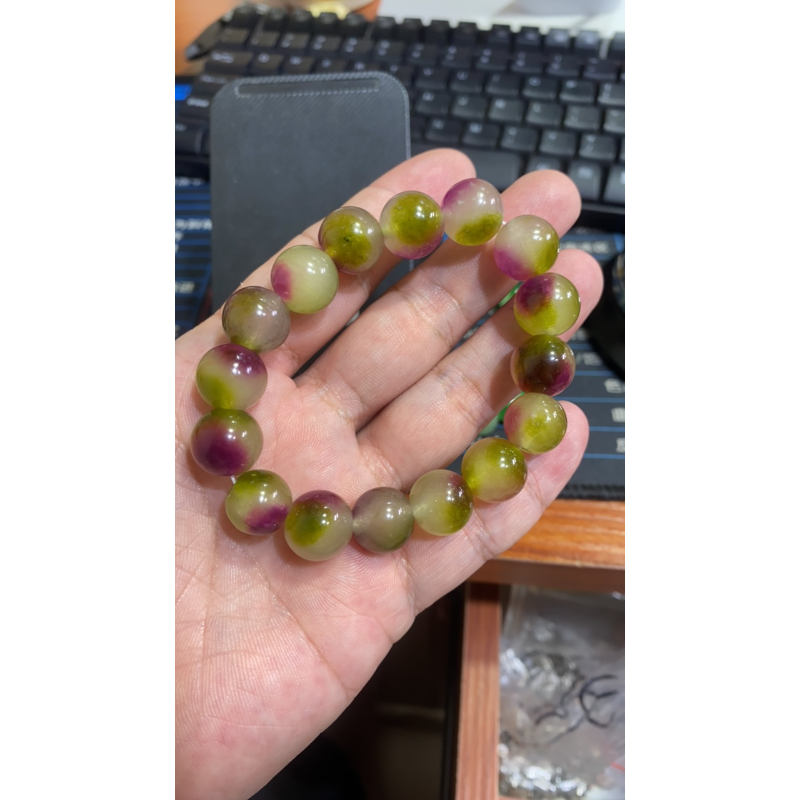 D 721  13 糯米紫绿飘花手串