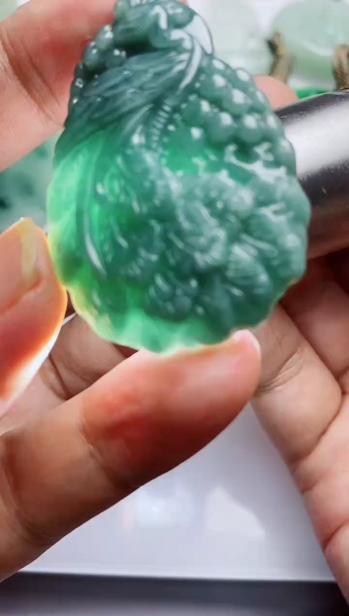 【闪购商品】翡翠吊坠(不含链)未镶嵌1