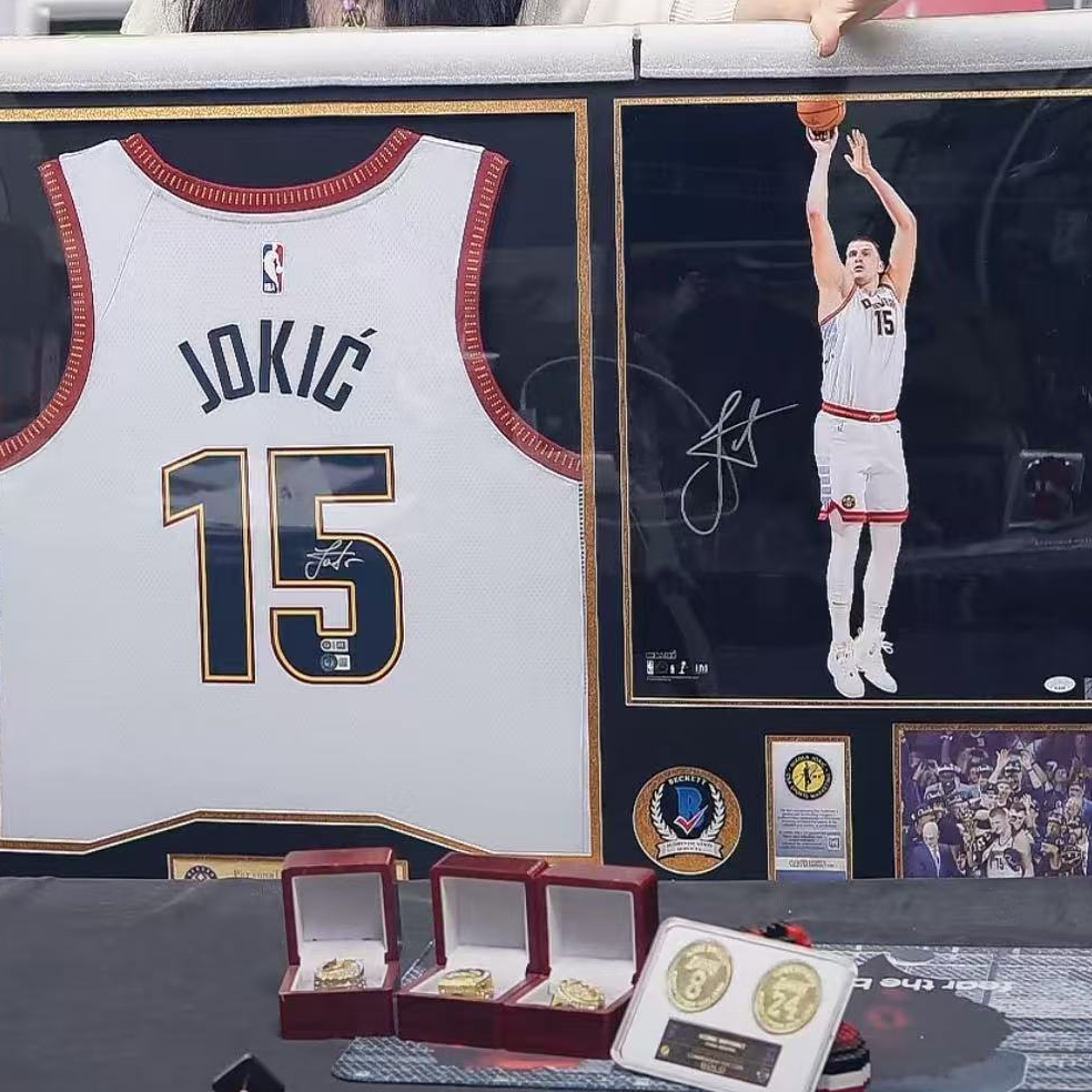 约基奇亲签球衣+海报装裱收藏3412【铭人堂亲签球衣清清专属链接】