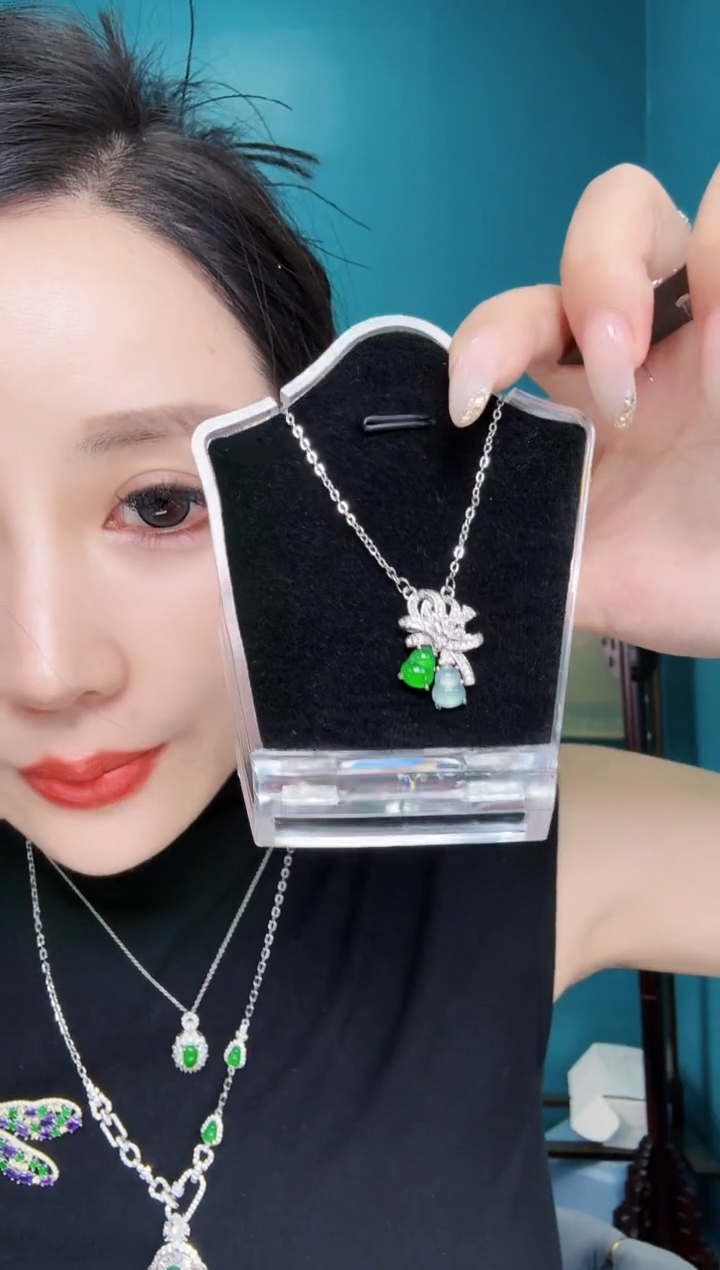 翡翠未镶嵌颈饰吊坠