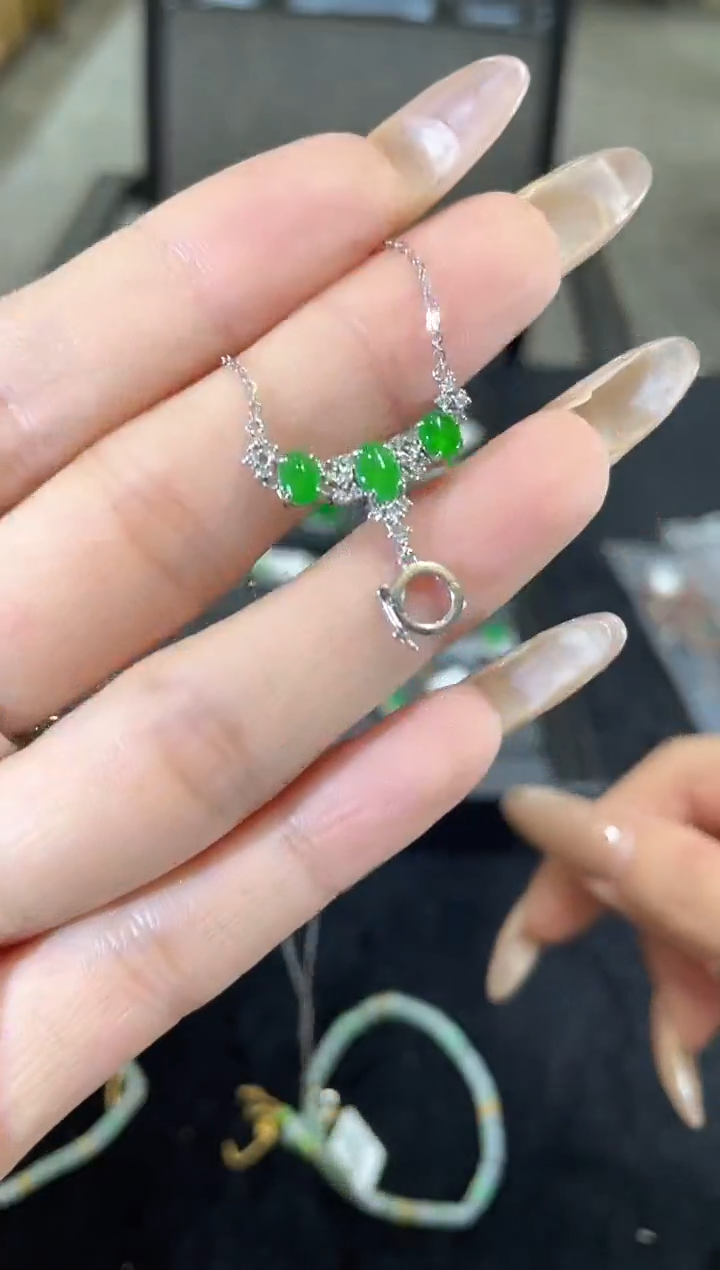 颈饰18K金镶嵌翡翠天然翡翠项链HXFC