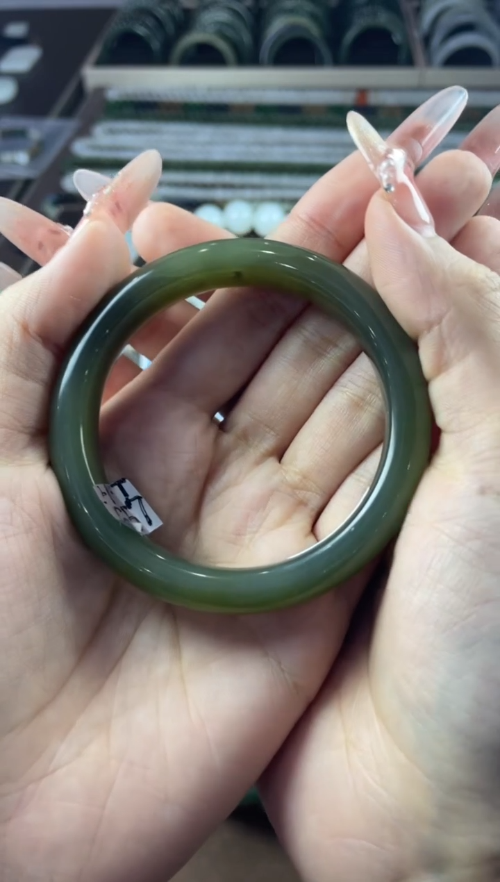 【闪购商品】和田玉手镯未镶嵌和田玉手镯