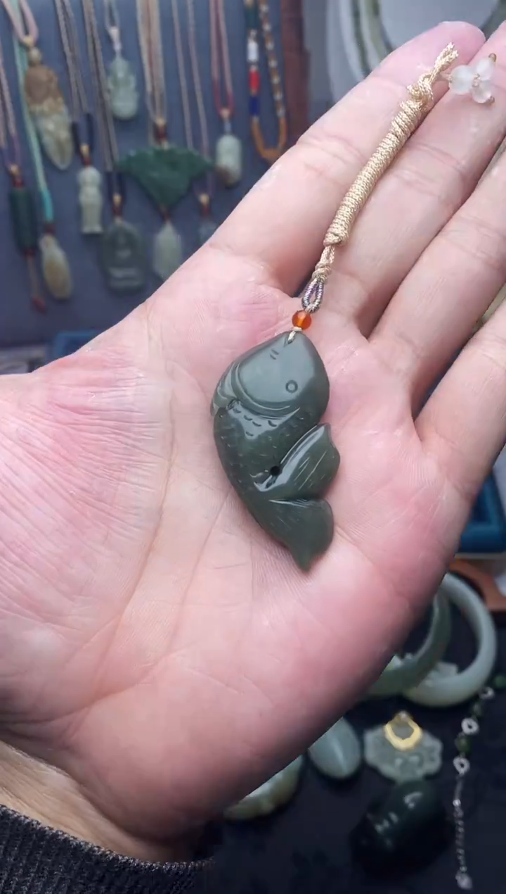 颈饰未镶嵌和田玉1
